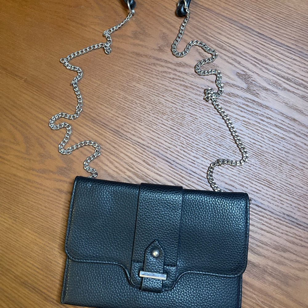 Black Cross Body bag.